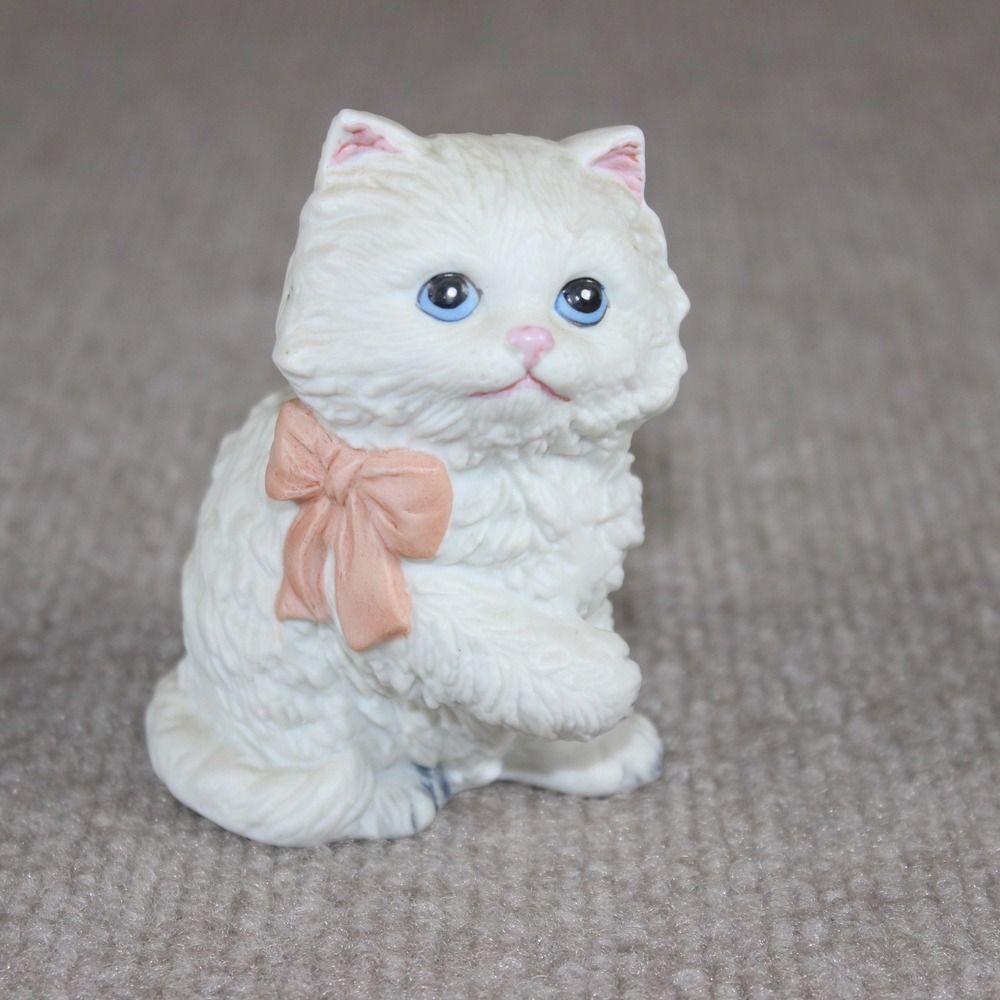Vintage White Persian Cat‎ Figurine Blue Eyes Pink Bow Ceramic 1428/0 2.75 Inch
